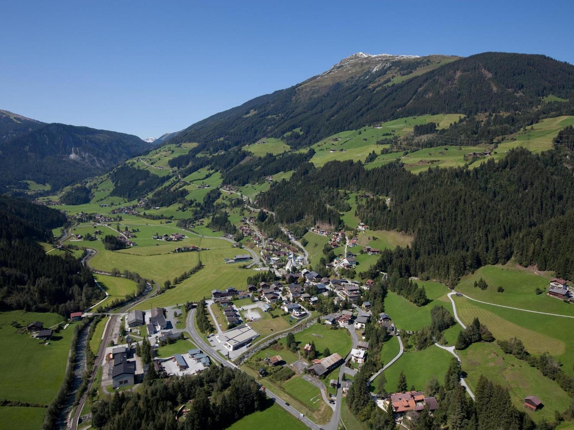 Apartment In Wald Im Pinzgau With Swimming Pool And Views Bagian luar foto